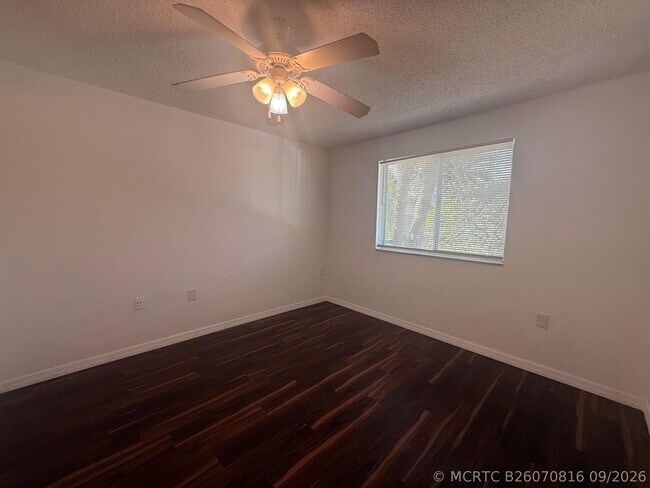 Building Photo - 16203 Glenmoor Dr