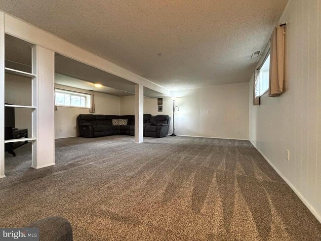 Building Photo - 30 Estate Rd