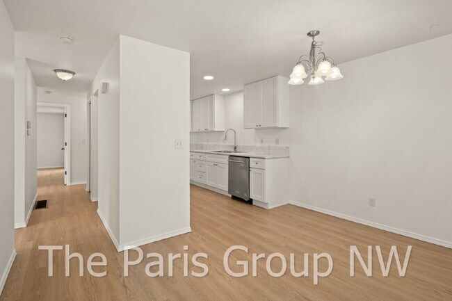 Building Photo - 1313 Monroe Ave NE