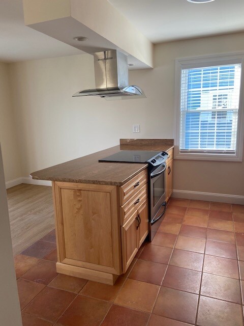 Building Photo - 158 N Twin Oaks Ter