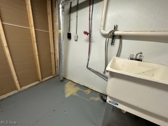 Building Photo - 422 W Smith Rd