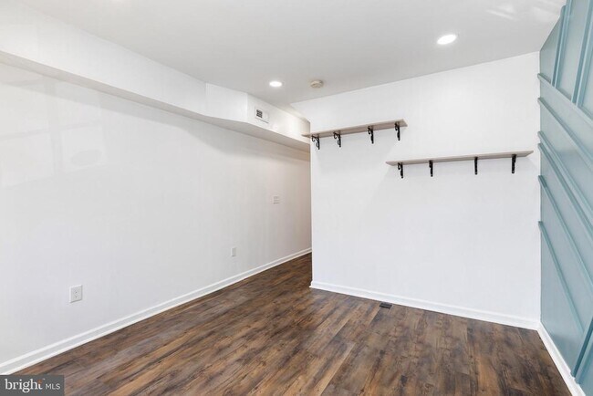 Primary Photo - 610 Wyeth St