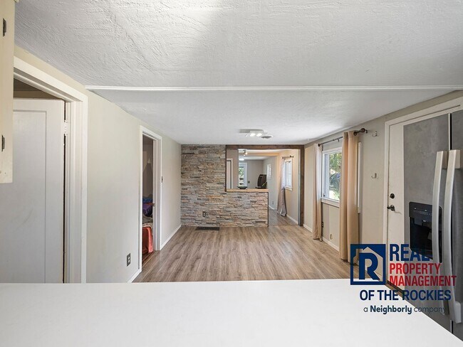 Primary Photo - 2 Bed, 2 Bath with Yard, Parking & Laundry...