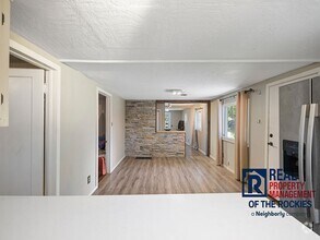 Building Photo - 2 Bed, 2 Bath with Yard, Parking & Laundry...