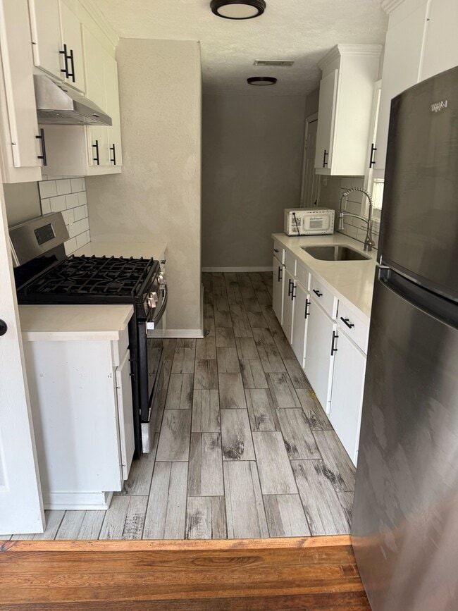 Building Photo - 4833 N State St