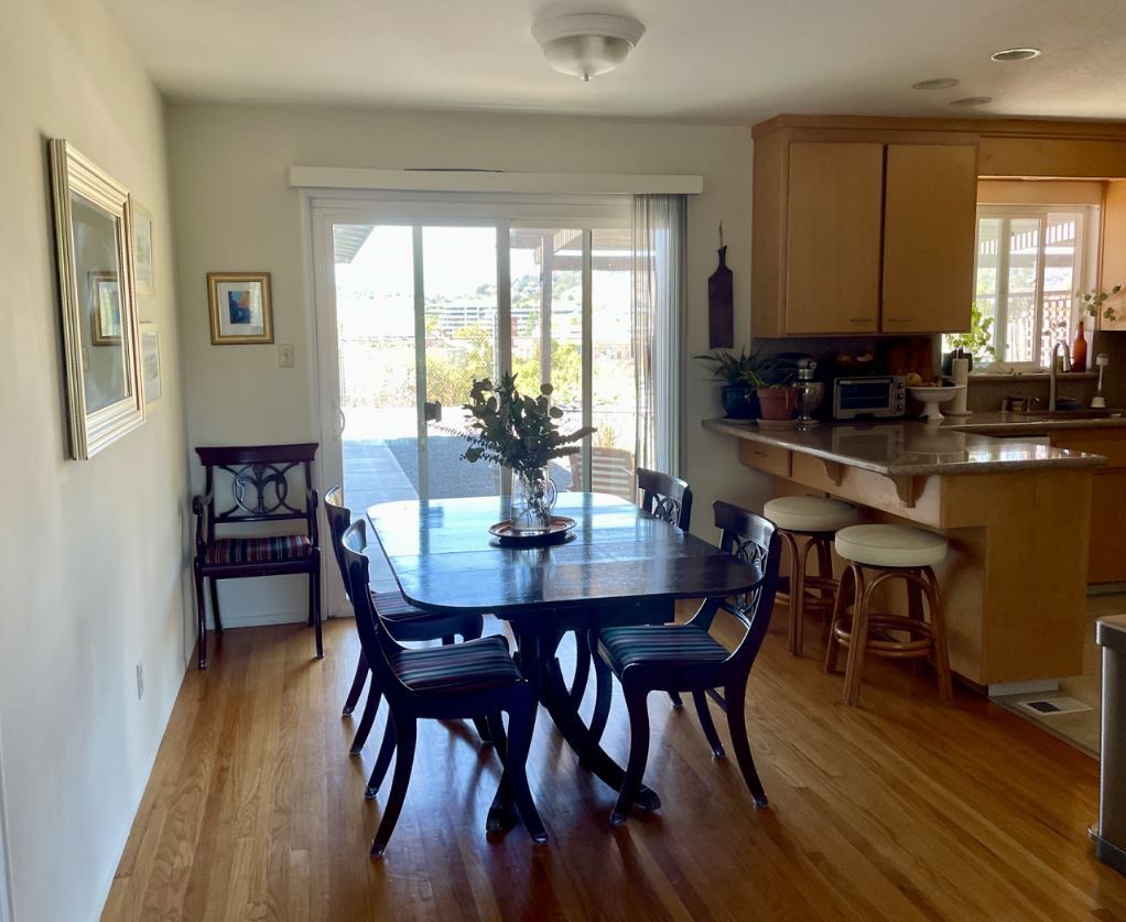 dining room, facing west - 129 Margarido Dr