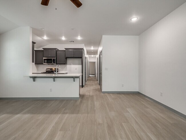 Building Photo - Beautiful New 3-Bed Duplex – Pet Friendly