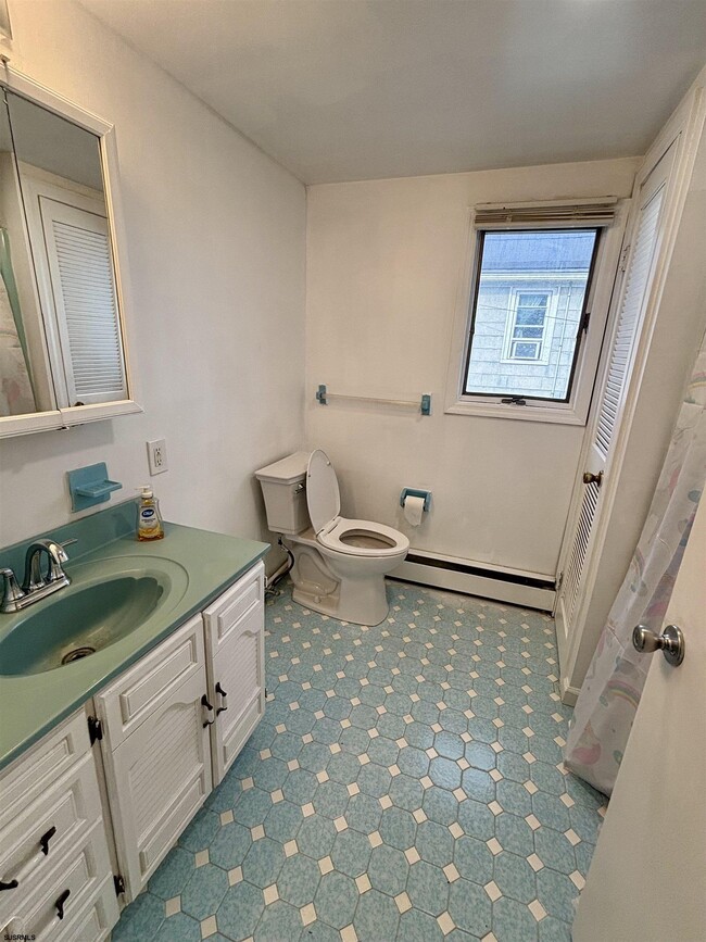 Building Photo - 338 N Harrisburg Ave