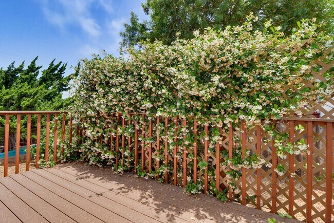 Building Photo - Beautifully Maintained Home in La Mesa — 3 Bed / 2 Bath | 1,600 Sq Ft