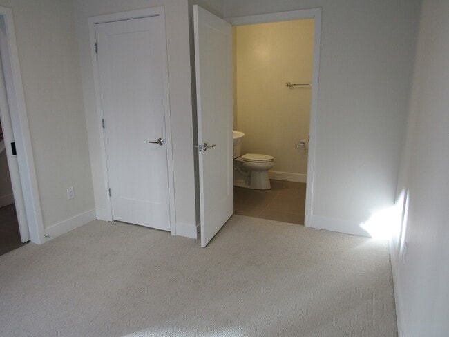 Building Photo - Town home a Block away from Sloan's Lake with roof top Deck