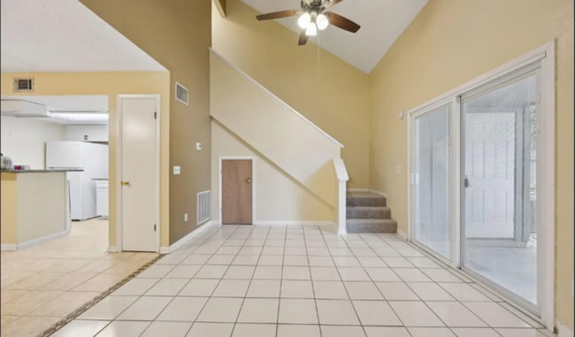 Building Photo - 2/2 townhome located near NAS Jax