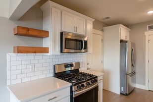 Building Photo - 111 Houseman Ave NE