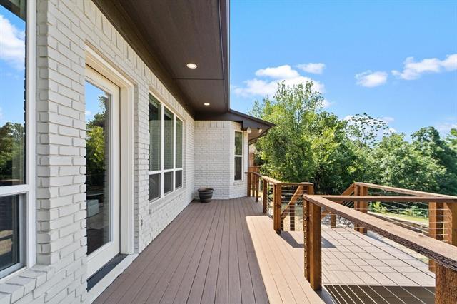 Building Photo - 621 Somerset Dr