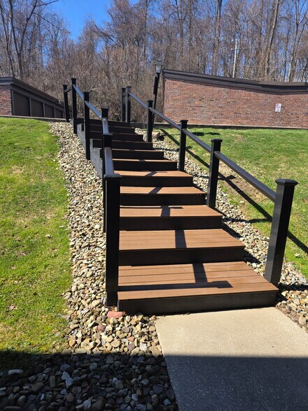 Outside - Front - 5721 Som Center Rd