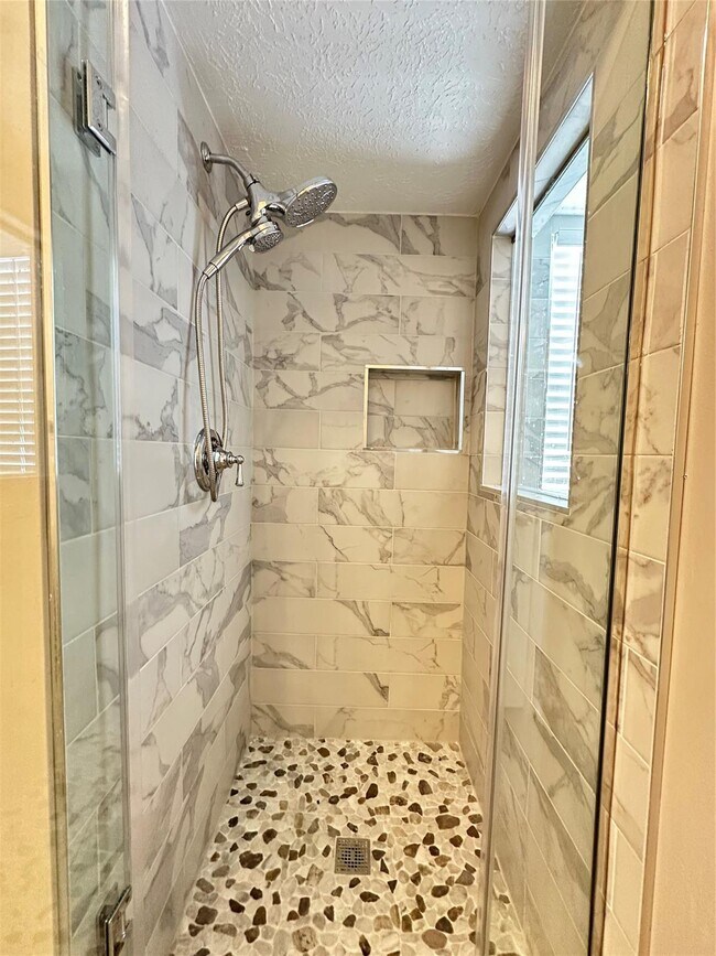 Building Photo - Sheffield Drive, Missouri City, TX 77459 - 4 BR 2.5 BA single-family home