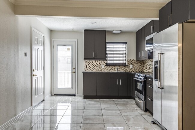 Building Photo - 5086 Matilda St