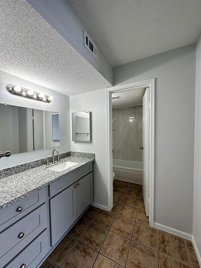 Building Photo - 2120 El Paseo St