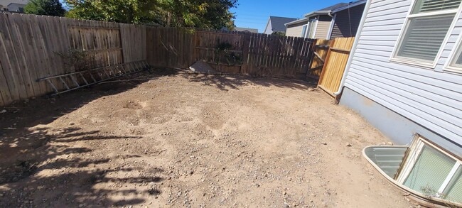 Building Photo - Charming home