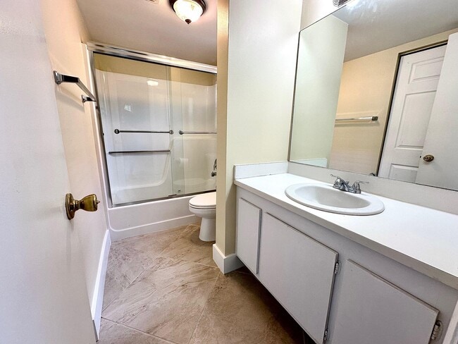 Building Photo - 21904 Lake Forest Cir