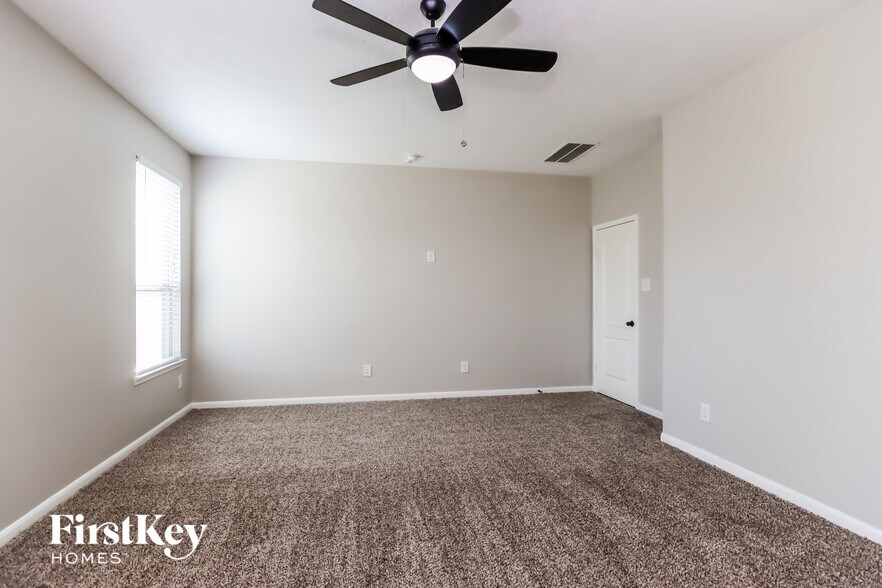 Building Photo - 25515 Kensington Lk Dr