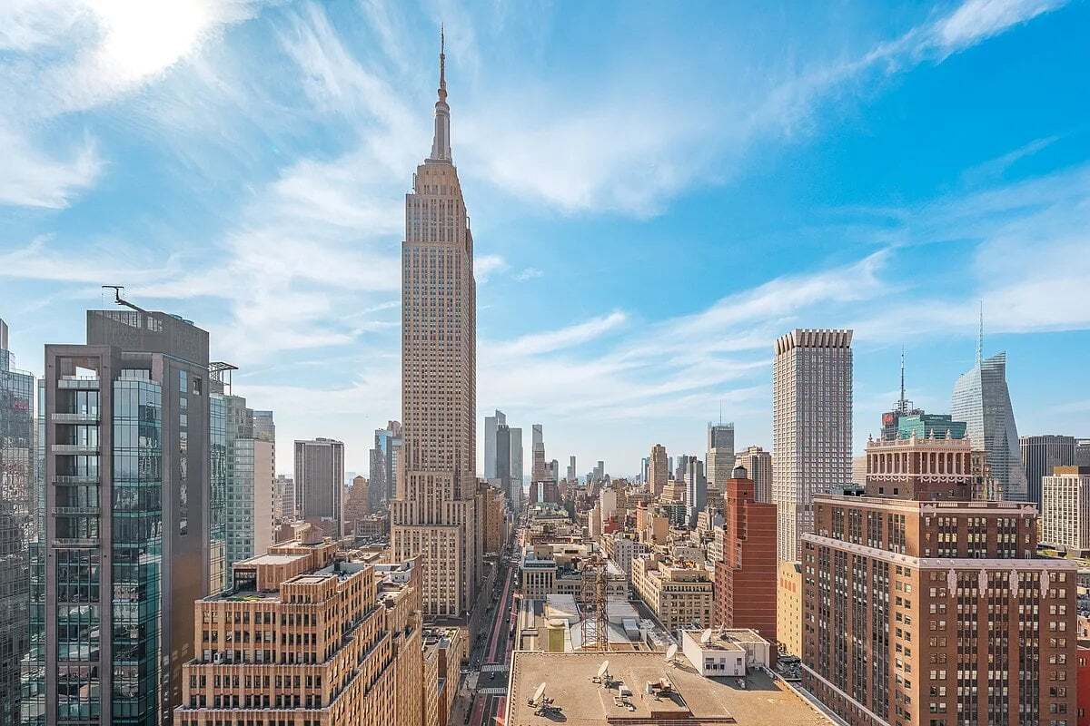 Building Photo - 49 E 34th St