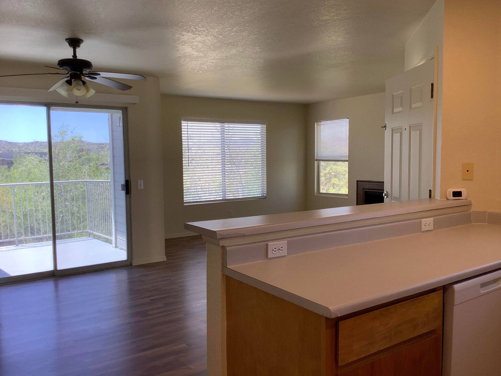 Building Photo - 604 N Bagby Dr