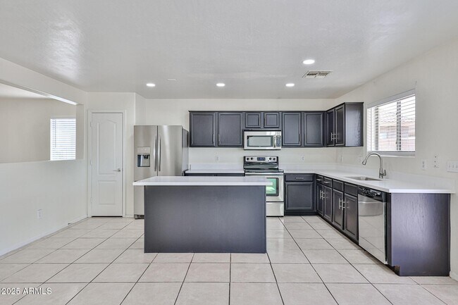 Building Photo - 25771 W Satellite Ln