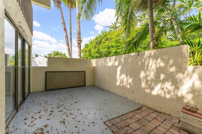 Building Photo - 15805 SW 91st Ct