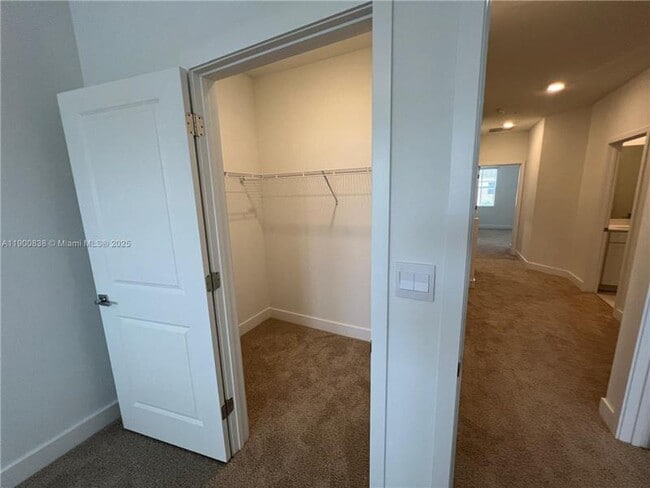 Building Photo - 136 SW 170th Ave