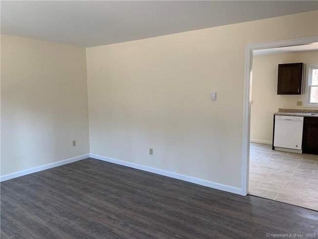 Building Photo - 538 Cow Hill Rd