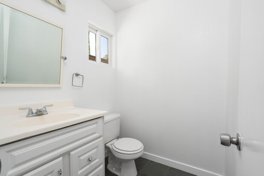 Downstairs bathroom - 744 N Dillon St