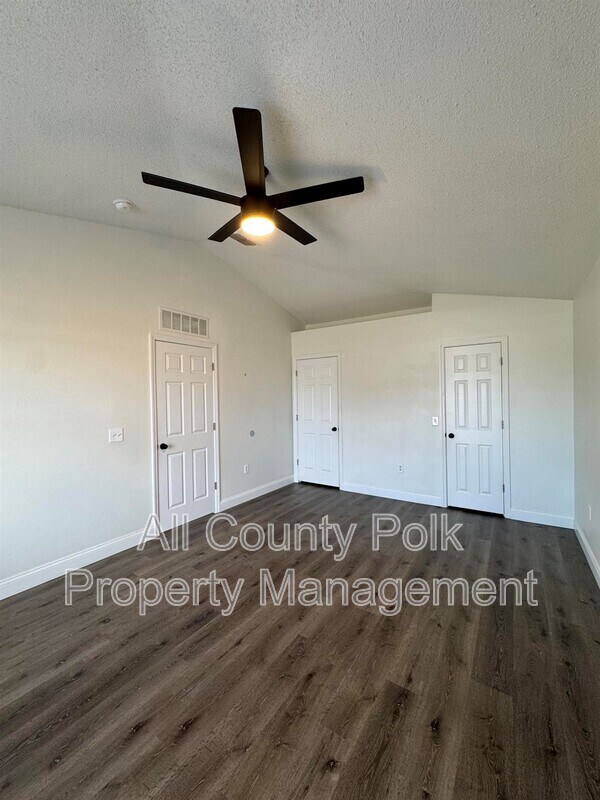 Building Photo - 572 Adriel Ave