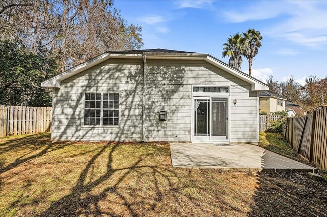 Building Photo - 335 Dreadnaught Ct