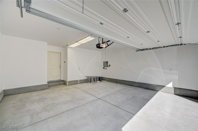 Building Photo - 7379 Raimee Brk St