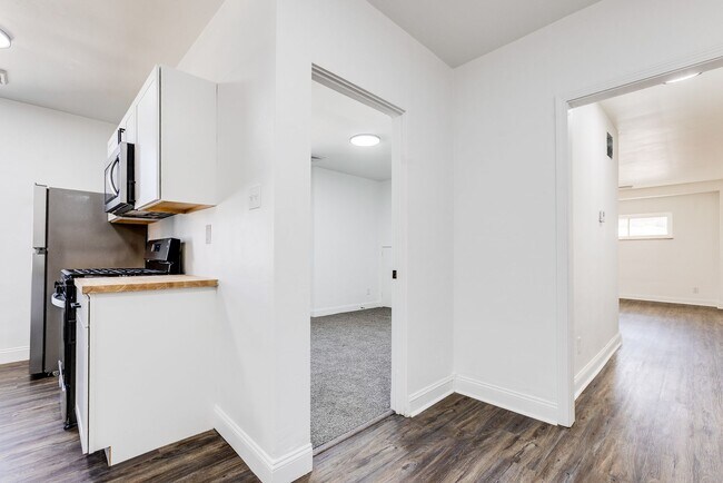 Building Photo - 2439 Arlington Ave