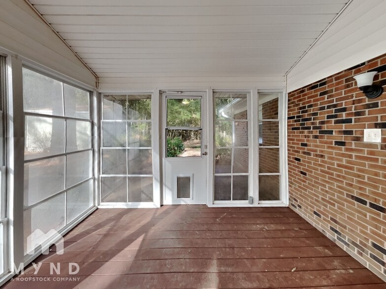 Building Photo - 1508 Torredge Rd