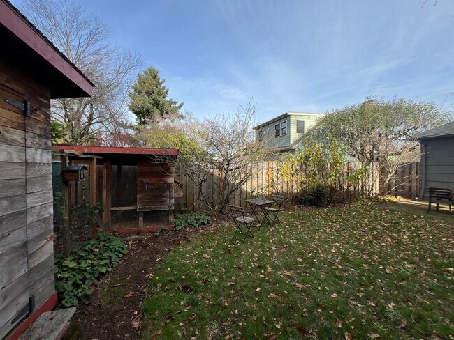Building Photo - 4643 NE 38th Ave