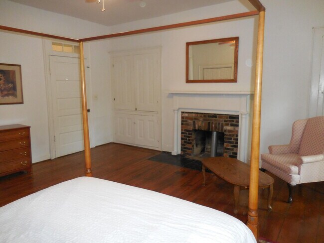 Building Photo - 375 S Upper St