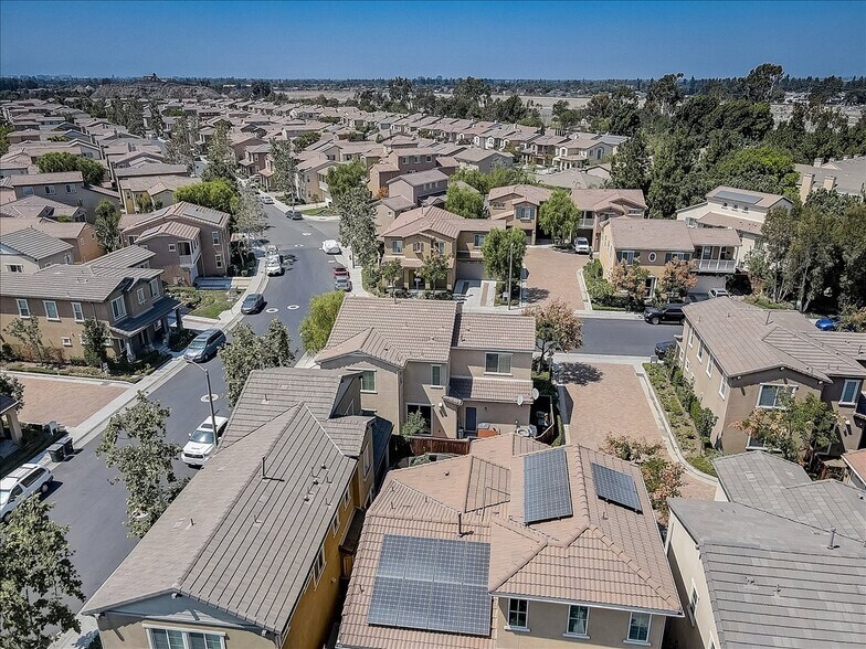 Building Photo - 3115 N Sunrise Ct