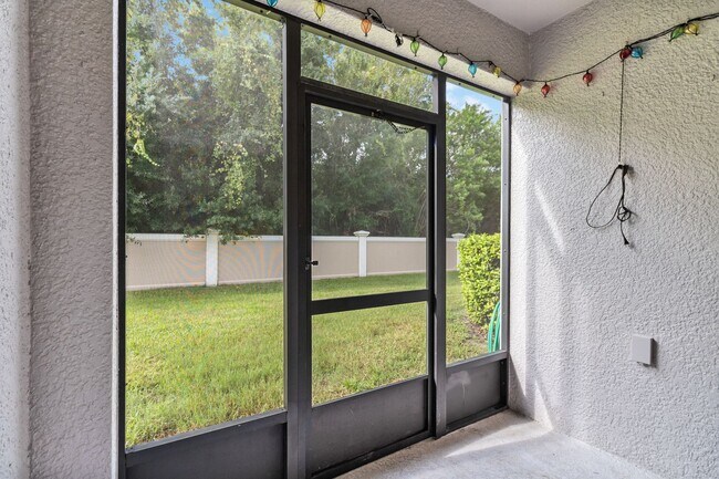 Building Photo - Beautiful 2/2.5 Townhome W/ 1 Car Garage L...