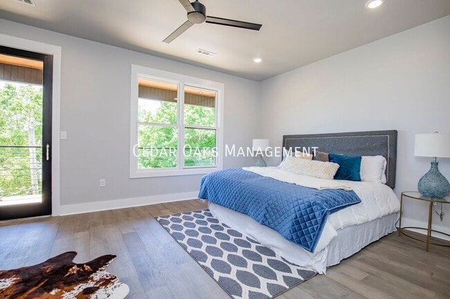 Building Photo - 122 E Mountain St