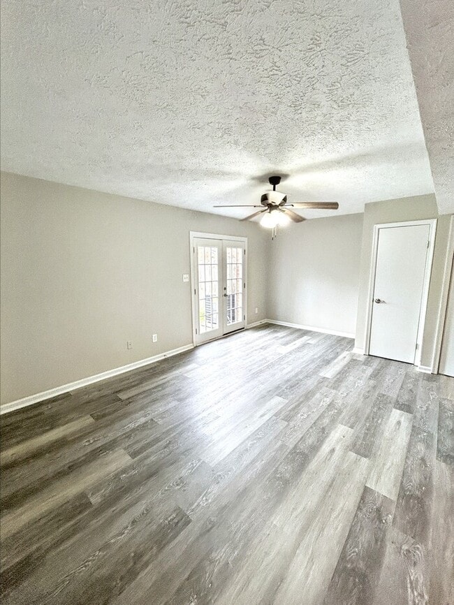 Building Photo - 359 Deputy Ln