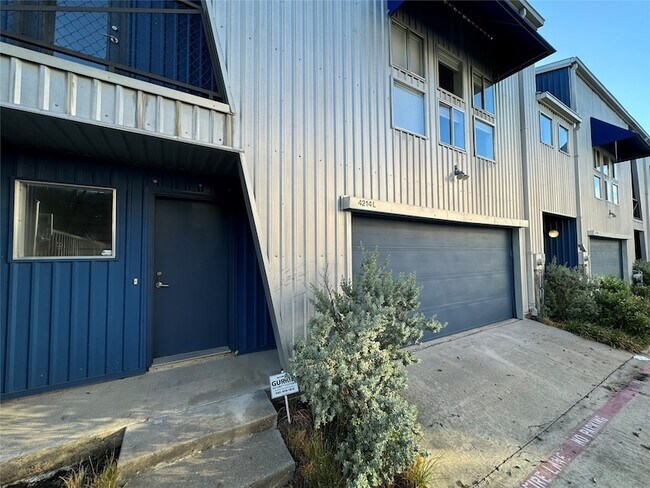 Building Photo - 4214 Swiss Ave