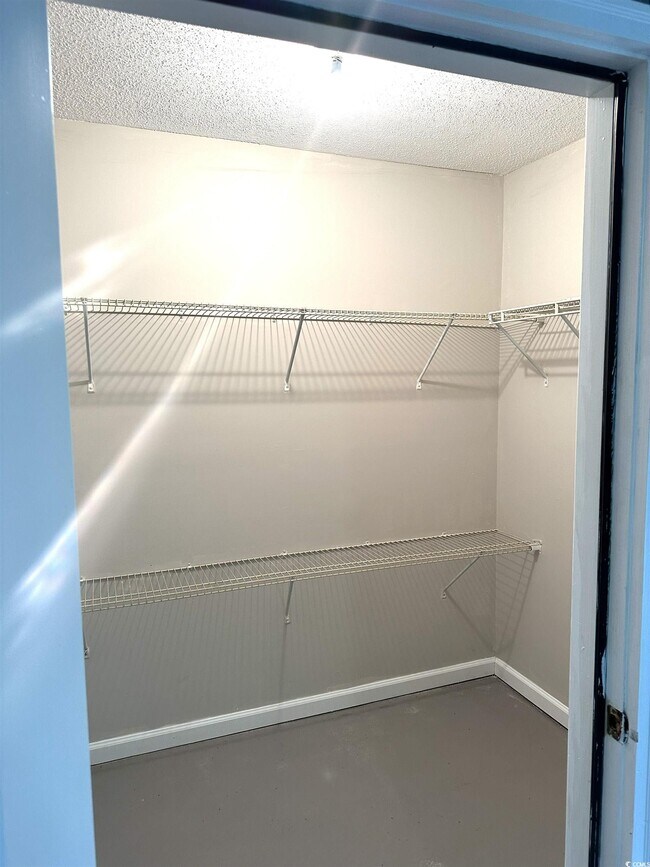 Building Photo - 178 Beaver Pond Loop