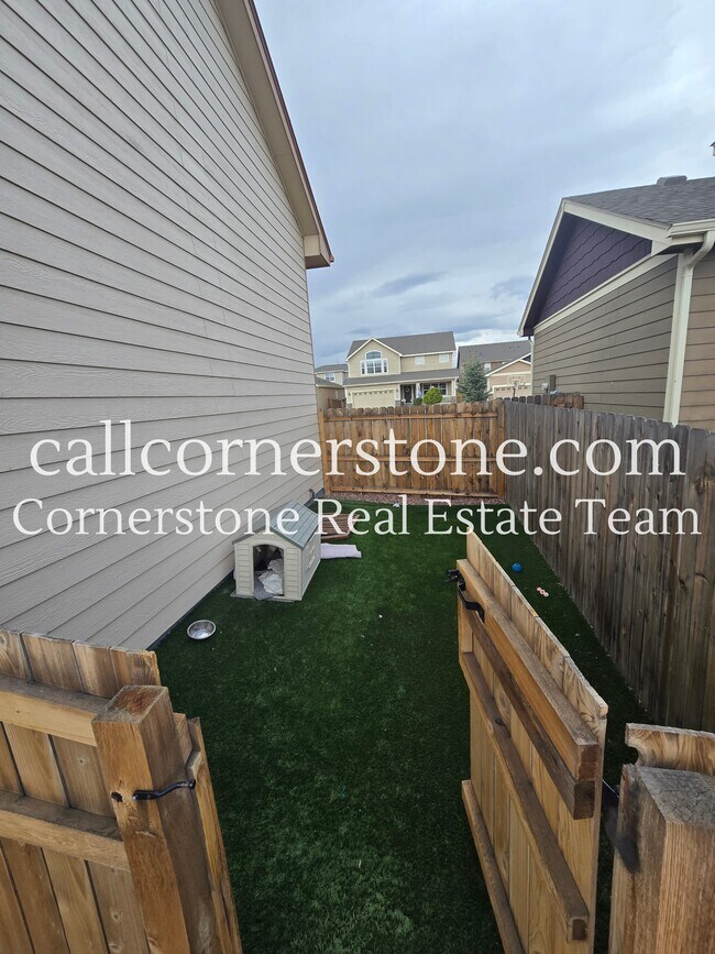 Building Photo - 8366 Hardwood Cir