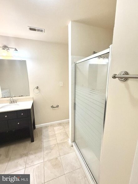 Building Photo - 5026 Dorchester Cir