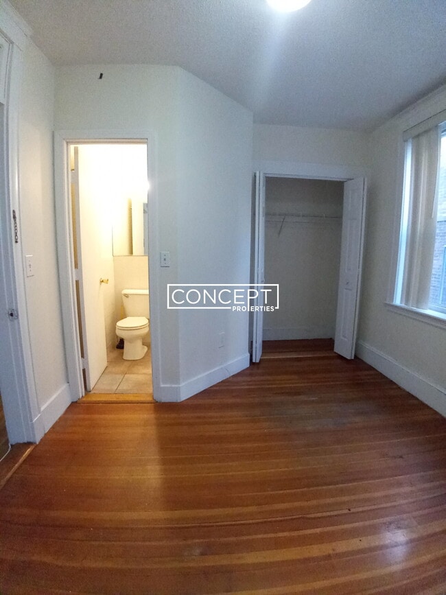 Building Photo - 15 Barrows St