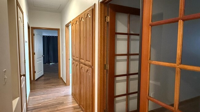 Building Photo - 521 Sherwood Ct