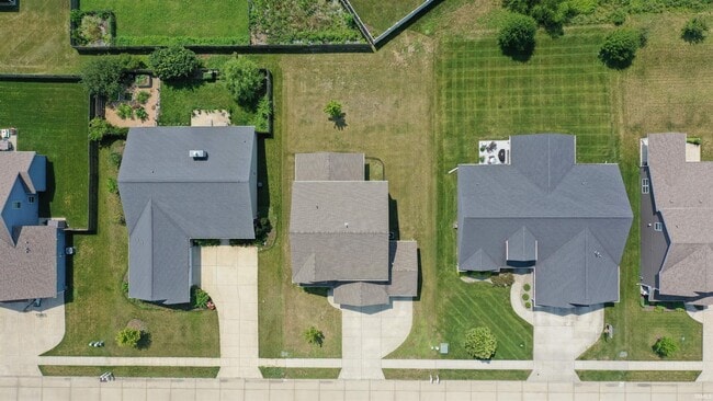Building Photo - 2855 Needletail Dr