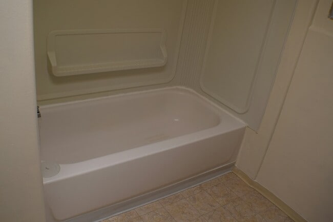 Building Photo - 1002 B NM-76